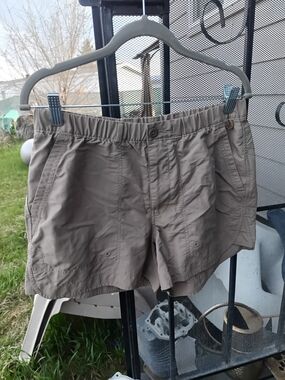 REI Women's Khaki Elastic-Waist Cargo Shorts